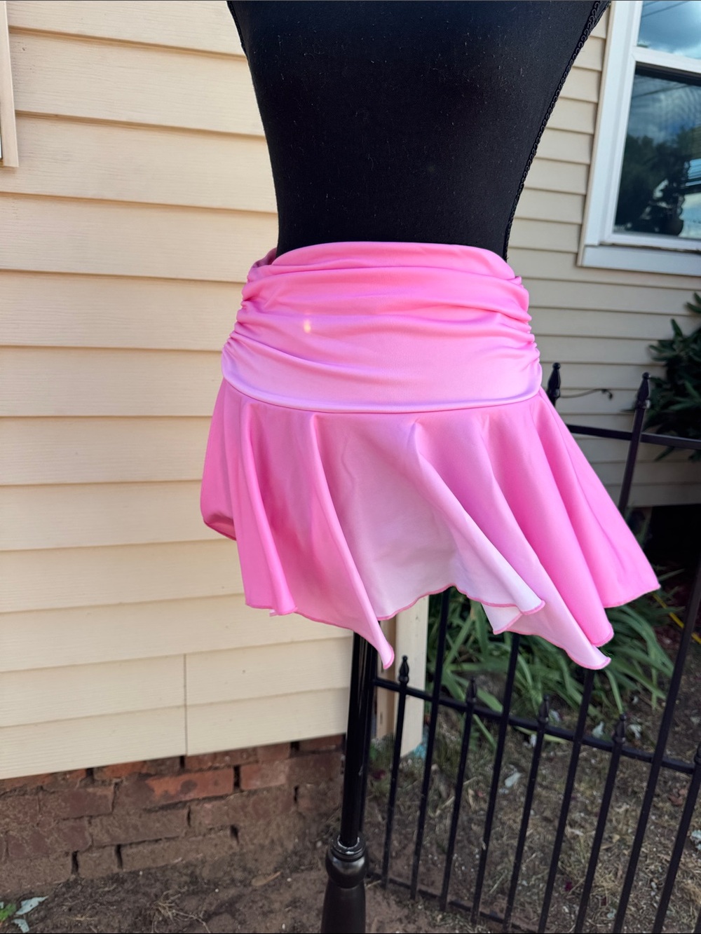 Ruched Waist Pink Flared Skirt
Dollskill